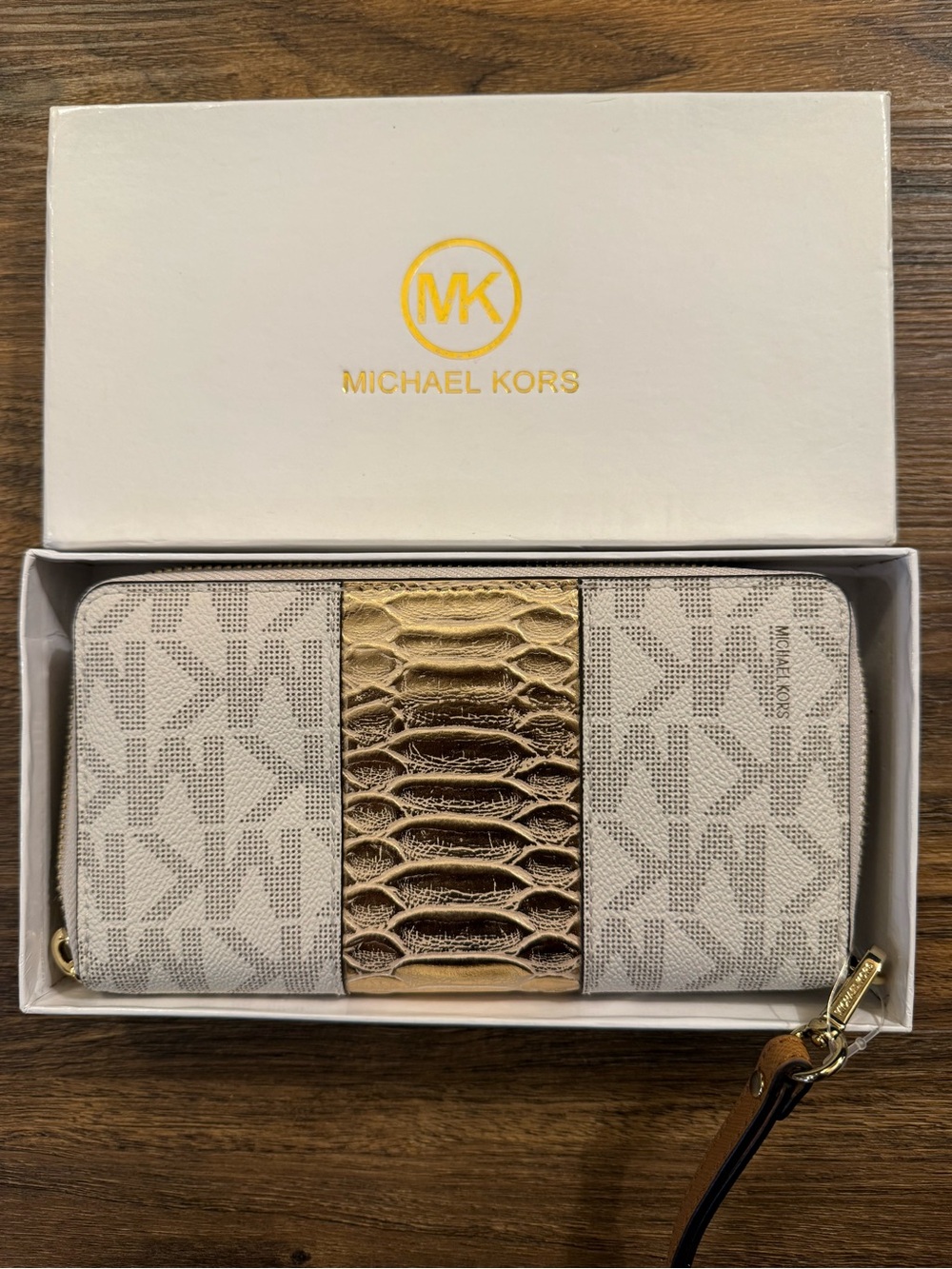 Michael Kors Jet Set Travel Center Stripe Continental Wallet - Picture 4 of 4